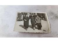 Φωτογραφία Σοφία Τρεις γυναίκες σε μια βόλτα