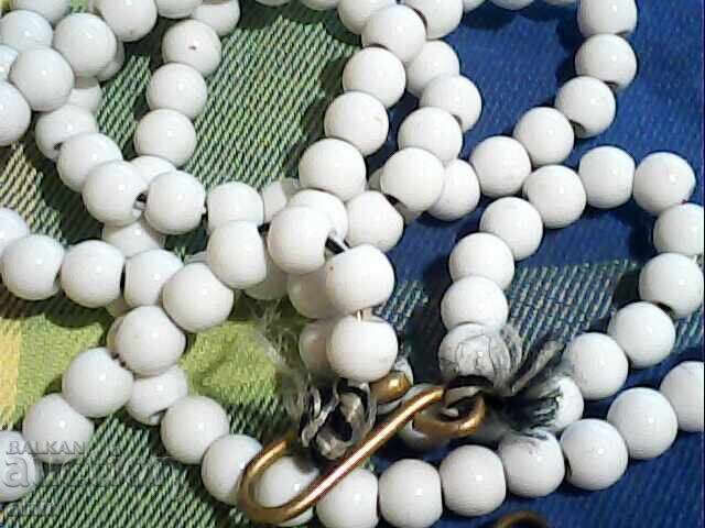 colier din pietre naturale 4mm și cruce cu preț € 8.00 | 15.65 BGN