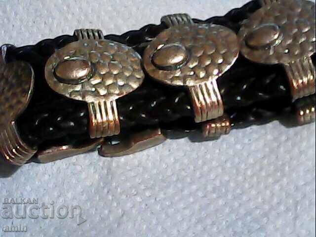 Brățări vechi frumoase cu preț € 10.00 | 19.56 BGN