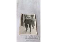 Fotografie Sofia Ofițer și tânăr la plimbare