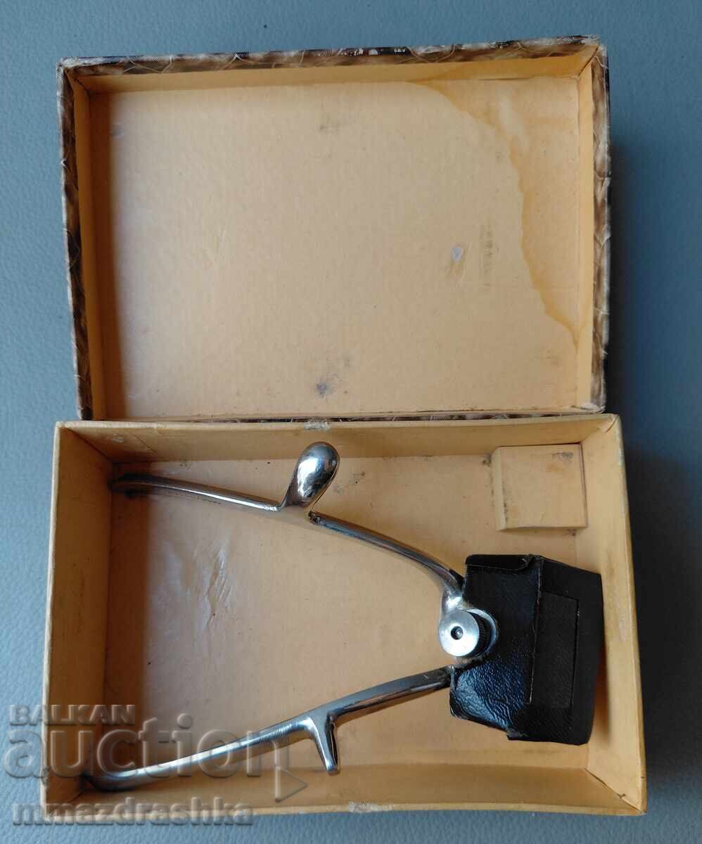 Livrarea Mașină de tuns de 100 de ani, în cutie