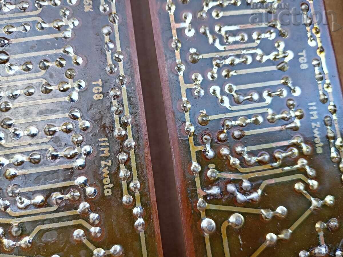 Livrarea Plăci de la un calculator vechi de birou, computer din anii 60-70