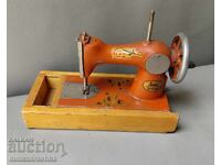 Παιδική ραπτομηχανή από τη Σώτσα