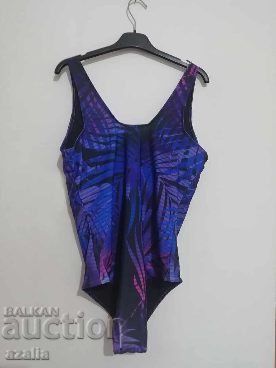 Costum de baie întreg nou XL cu preț € 12.80 | 25.03 BGN
