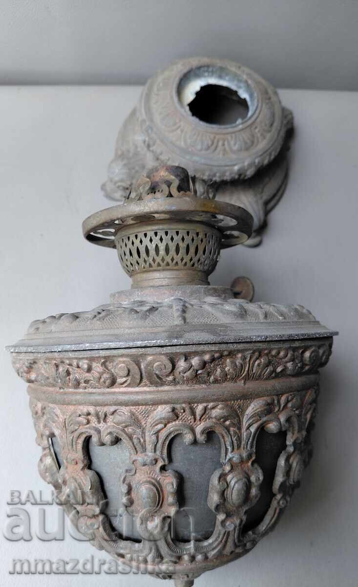 Delivery of 19th-century kerosene lamp