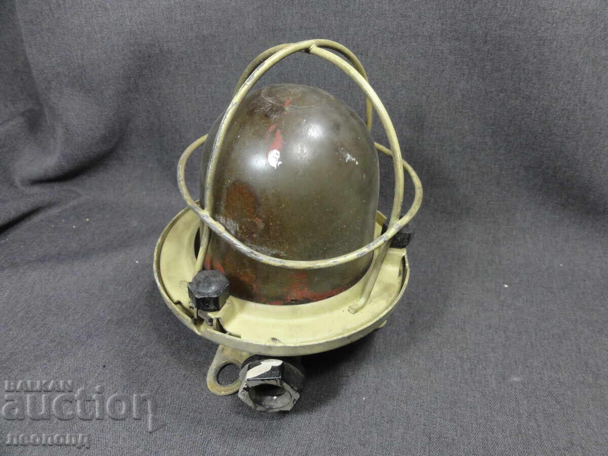 Licitație LAMPĂ INDUSTRIALĂ VECHE RETRO DE NAVĂ CU GRILAJ