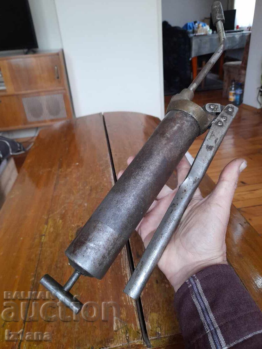 Gresor vechi, Tecalemit cu preț € 30.00 | 58.68 BGN