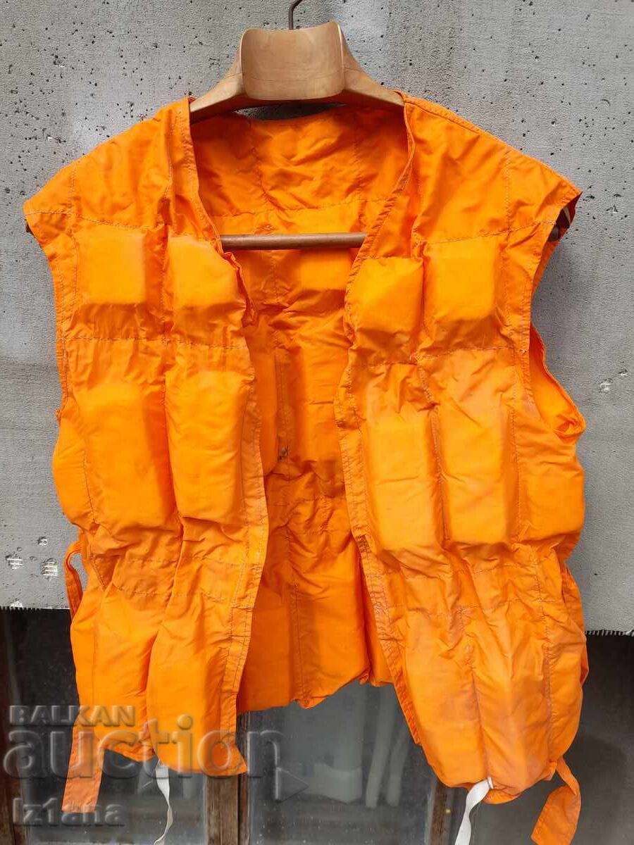 Vestă de salvare veche, electrică cu preț € 27.00 | 52.81 BGN