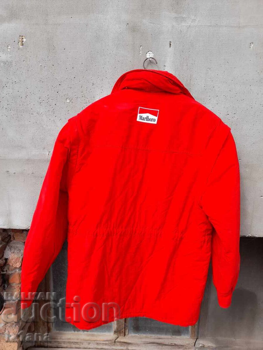 Παράδοση Παλιό μπουφάν Marlboro