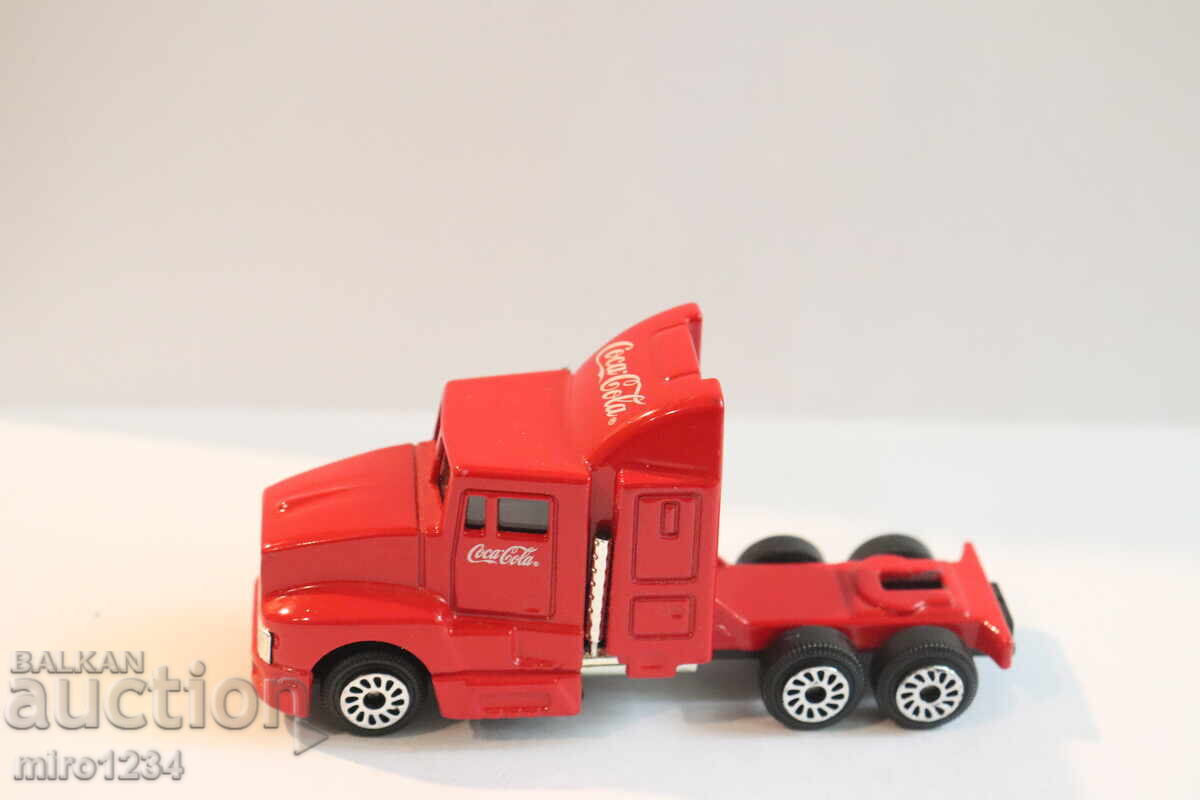 CAMION CAP TRACTOR COCA COLA MACK SCARA 1/87 MODEL JUCĂRIE cu preț € 0.01 | 0.02 BGN