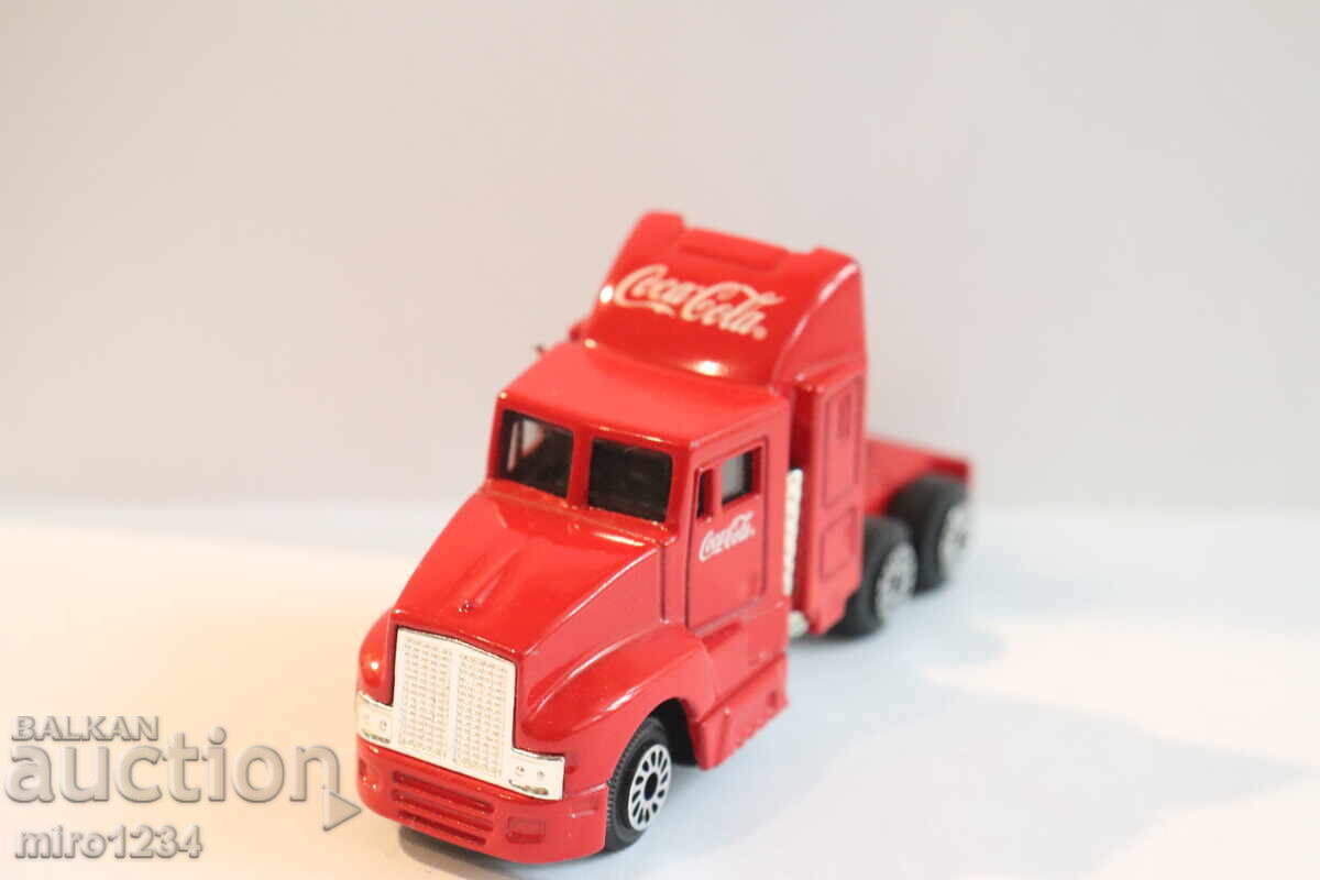 Licitație CAMION CAP TRACTOR COCA COLA MACK SCARA 1/87 MODEL JUCĂRIE