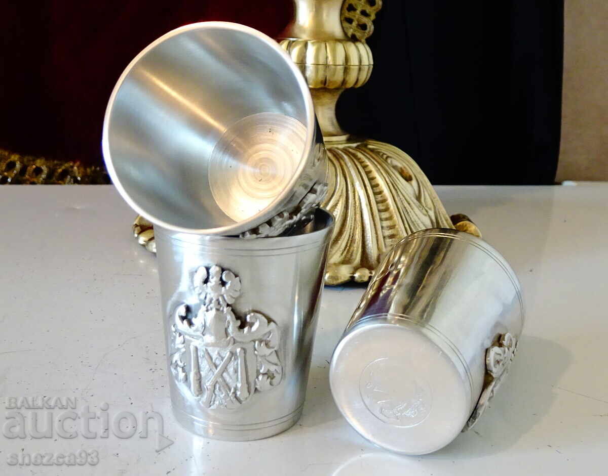 Калаена чаша за ракия,рицар,пушки,орел. с цена € 29.97 | 58.62 лв.