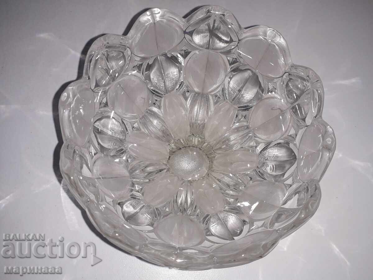 Livrarea FRUCTIERĂ DIN CRISTAL. 654 GR. SUEDIA