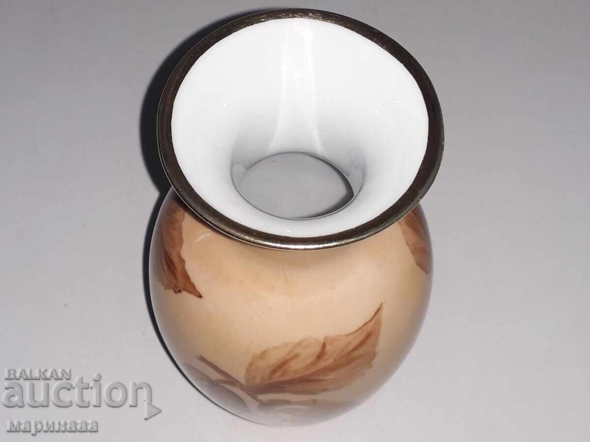 Auction  VASE. PORCELAIN. GILDING. KPM. GERMANY