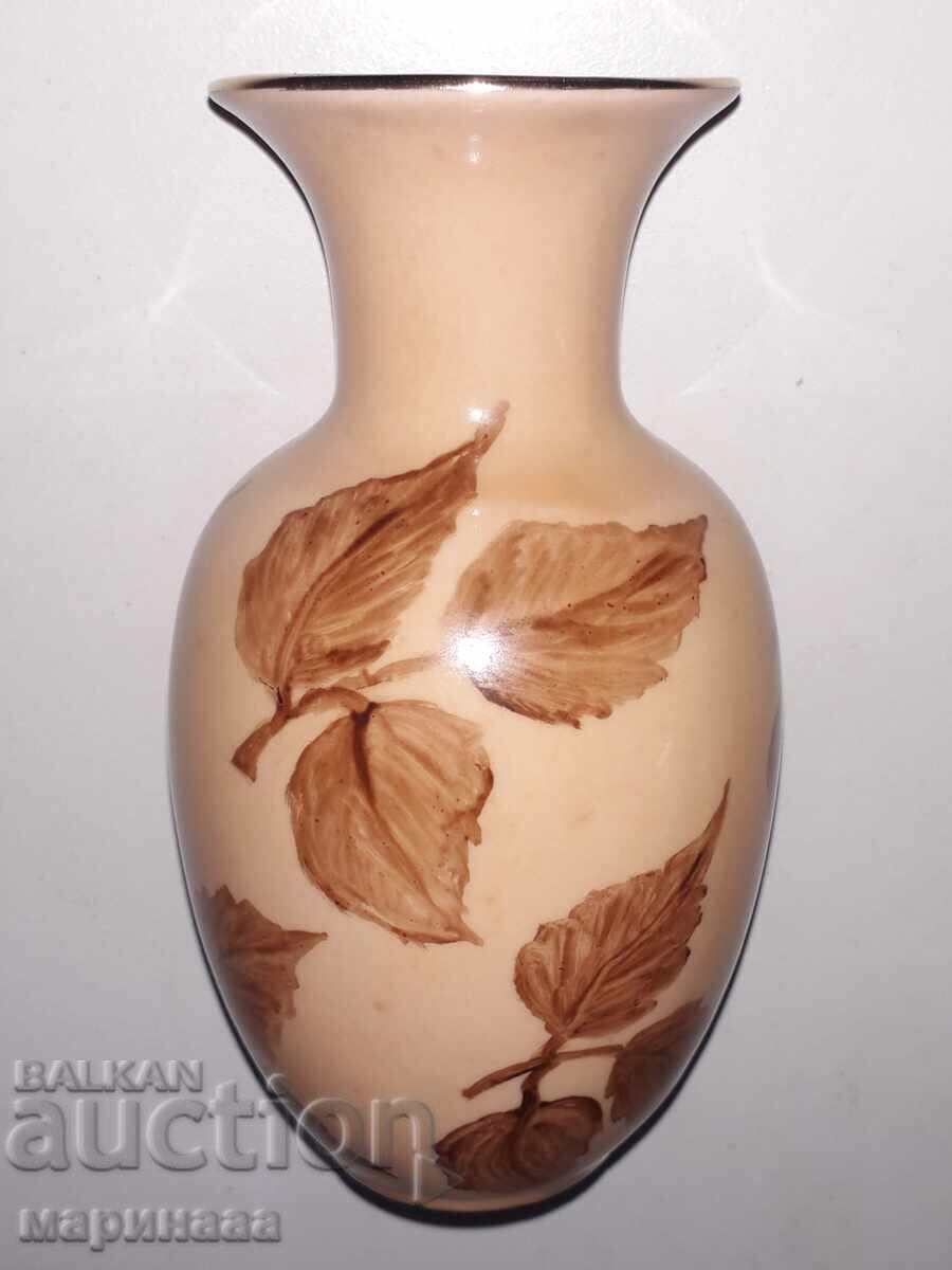 VASE. PORCELAIN. GILDING. KPM. GERMANY