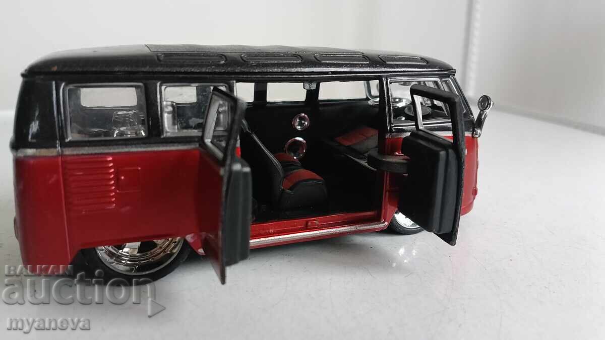 Licitație Volkswagen T1 Samba, microbuz metalic de la Bburago