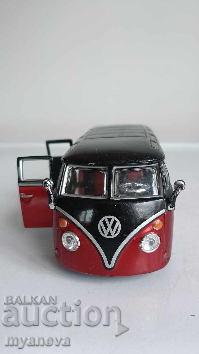 Livrarea Volkswagen T1 Samba, microbuz metalic de la Bburago