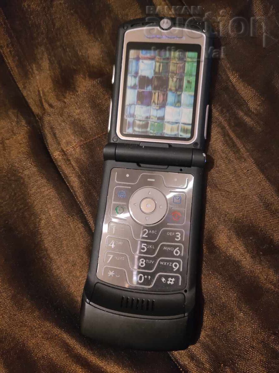 Delivery of Motorola RAZR V3 dummy unit starting from 0.01 cents