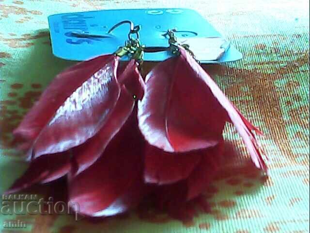 όμορφα σκουλαρίκια με τιμή € 1.00 | 1.96 BGN