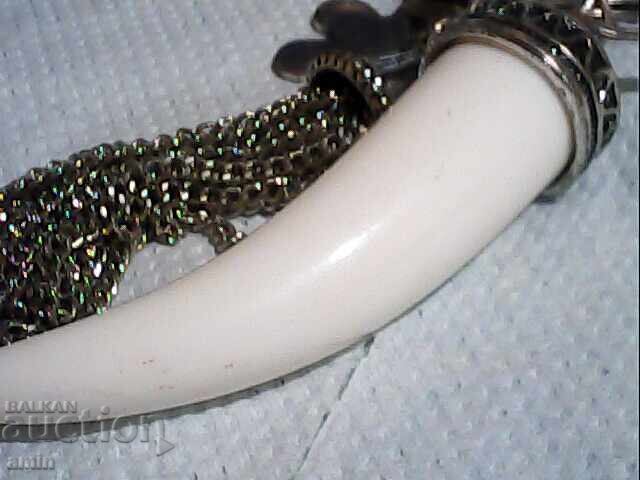 Heavy key holder with a large white rock with price € 2.00 | 3.91 BGN