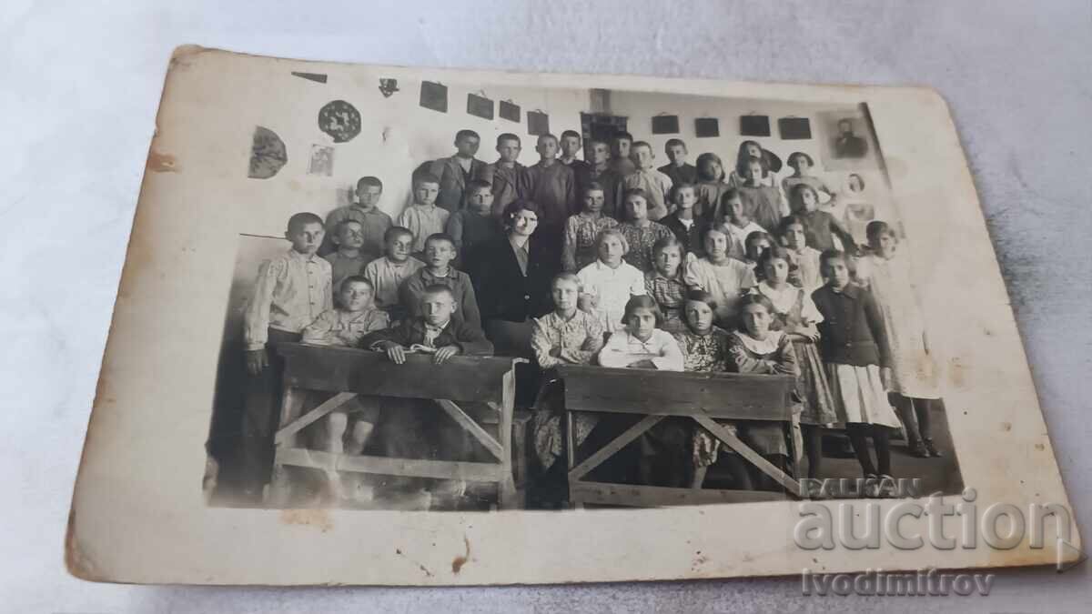 Foto Studenți într-o sală de clasă