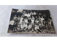 Fotografie Elevi cu Învățătoarea lor