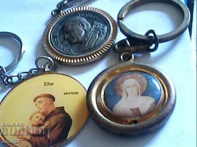 Old lot of pendants with price € 10.00 | 19.56 BGN