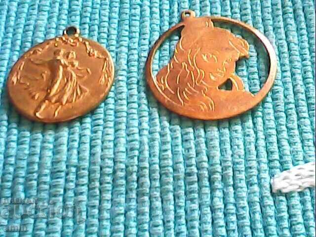 Gold-plated cameo pendants gold-plated