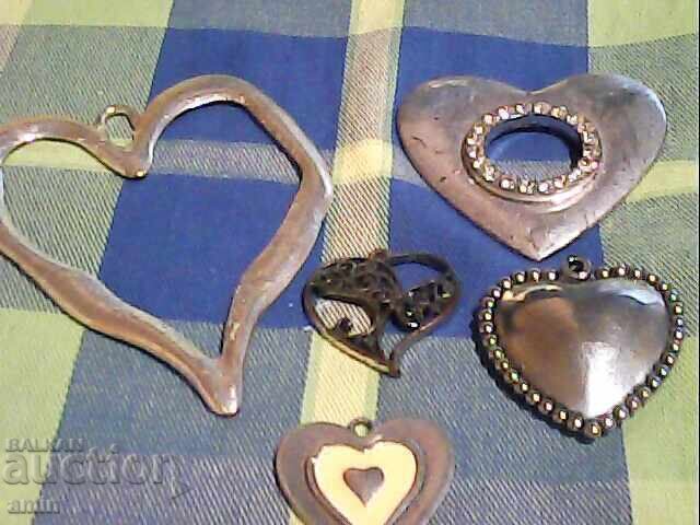 Auction  Beautiful pendants for necklaces