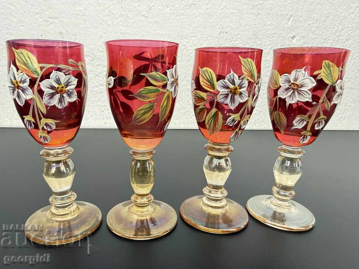 Livrarea Pahare vintage vechi pentru aperitiv / lichior. Nr. 8130