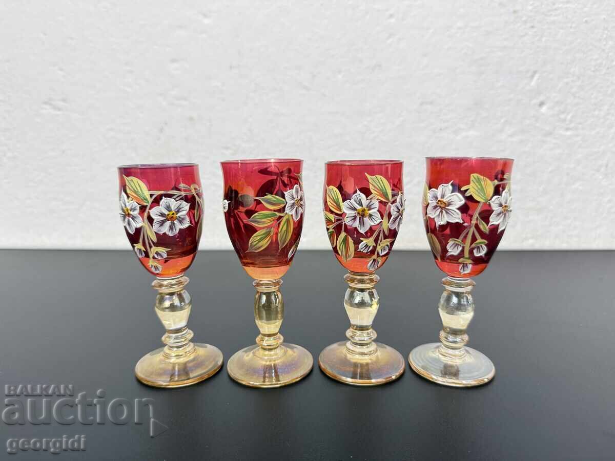 Pahare vintage vechi pentru aperitiv / lichior. Nr. 8130