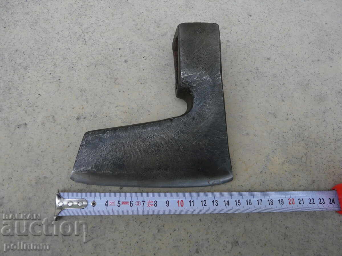 Old axe - 613