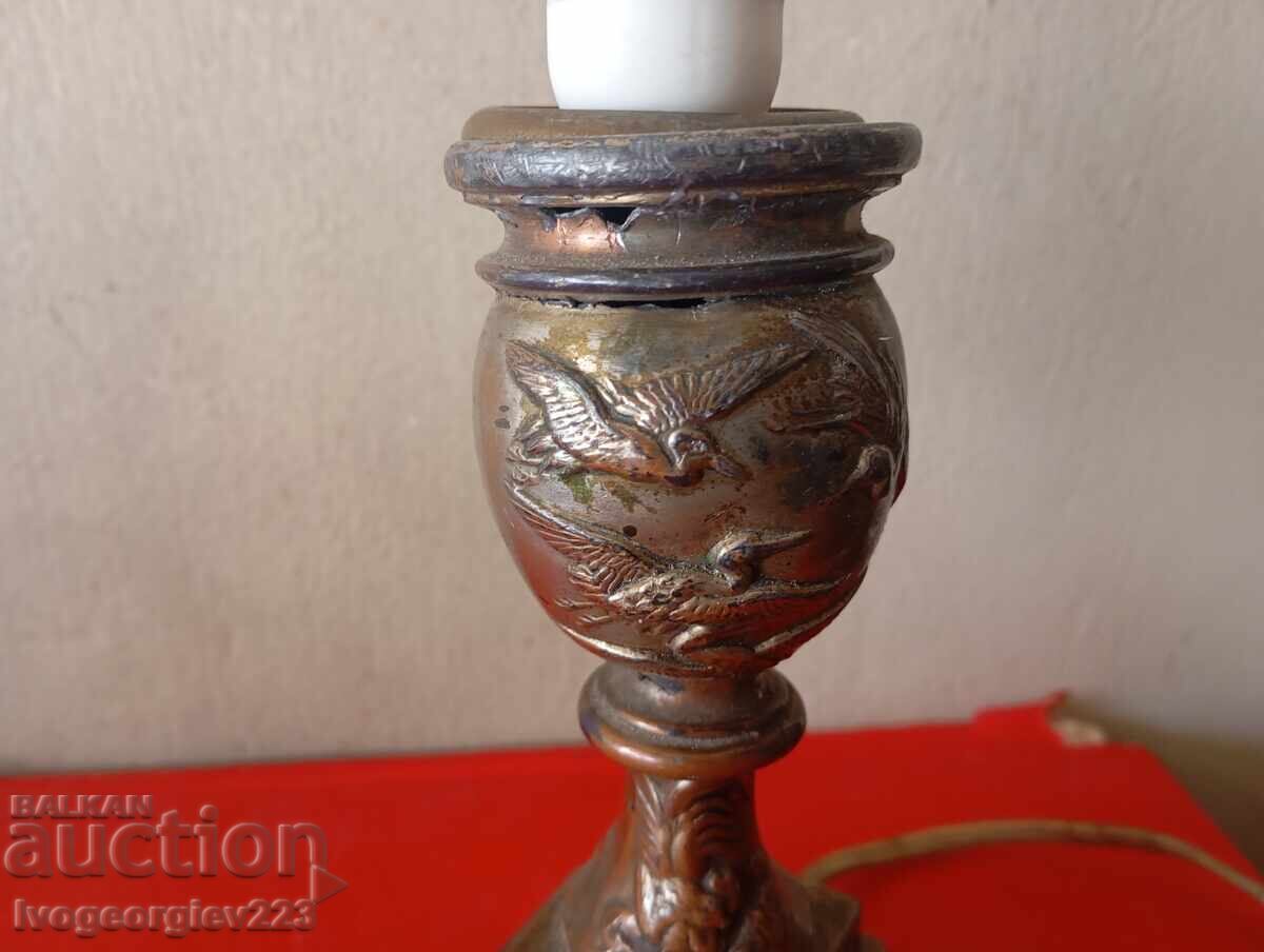 Veche lampă de masă cu preț € 8.00 | 15.65 BGN