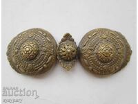 Παλιά όμορφα μπρούτζινα παφτιά για ζώνη παραδοσιακής φορεσιάς