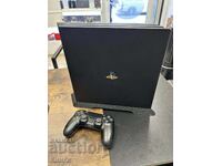 Конзола Sony Playstation 4 Pro 1TB с един джойстик и стойка