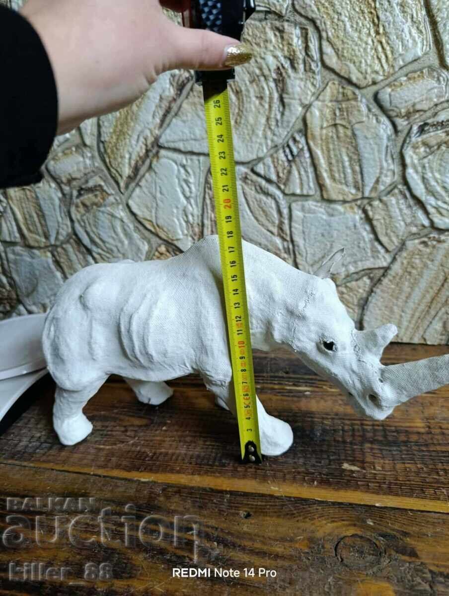 Носорог ръчна изработка от Папиемаше с цена € 15.00 | 29.34 лв.