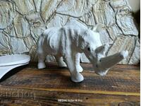 Носорог ръчна изработка от Папиемаше
