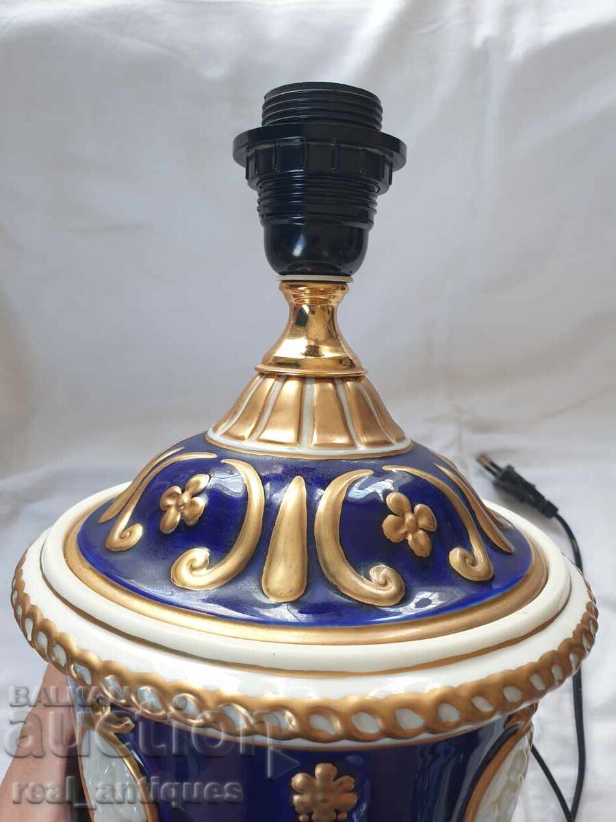 Lampa din portelan cu preț € 85.00 | 166.25 BGN
