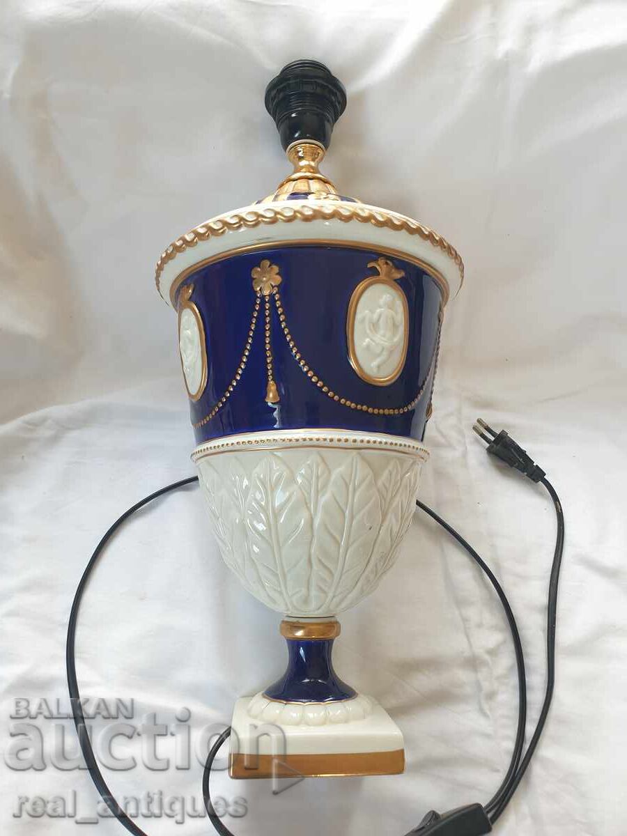 Lampa din portelan