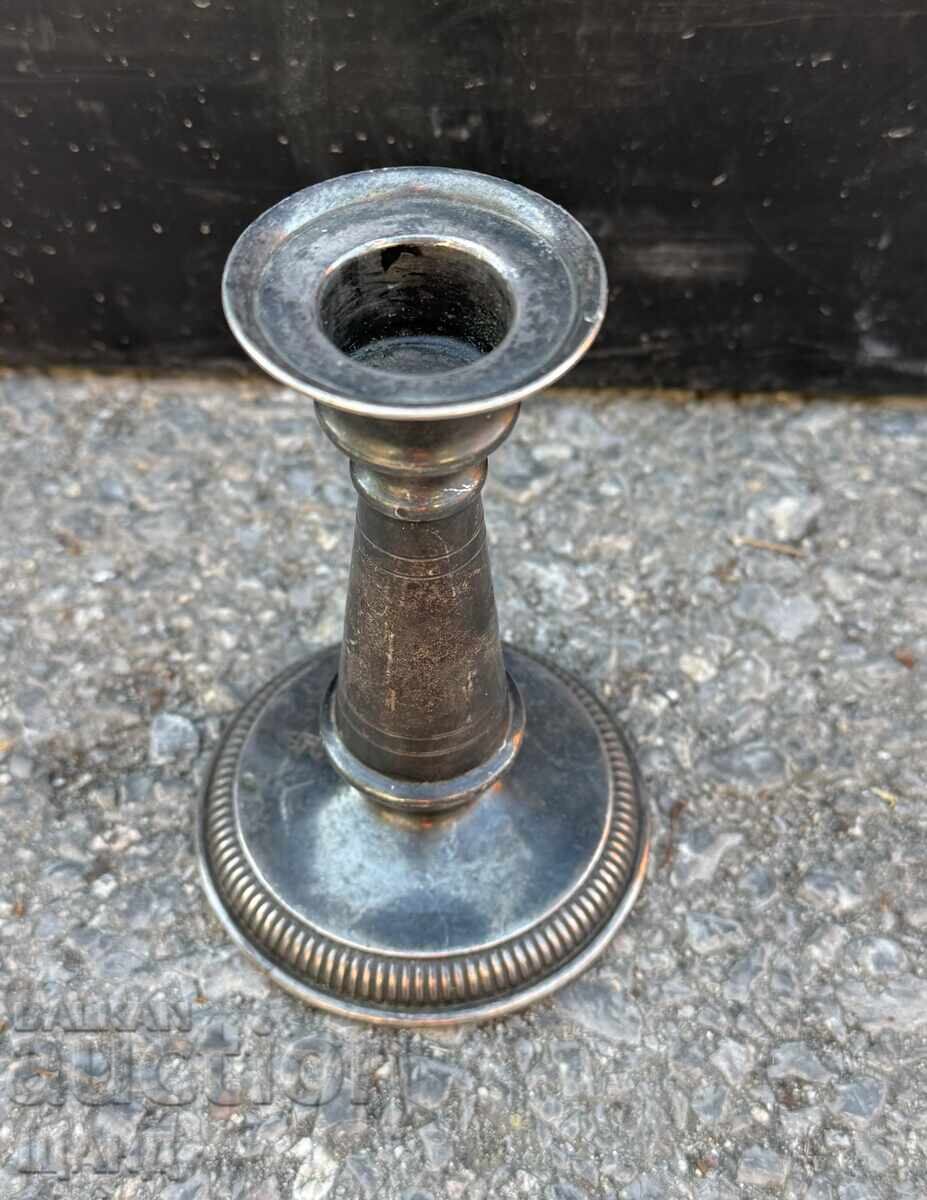 Sfeșnic vechi din metal argintat cu preț € 10.35 | 20.24 BGN