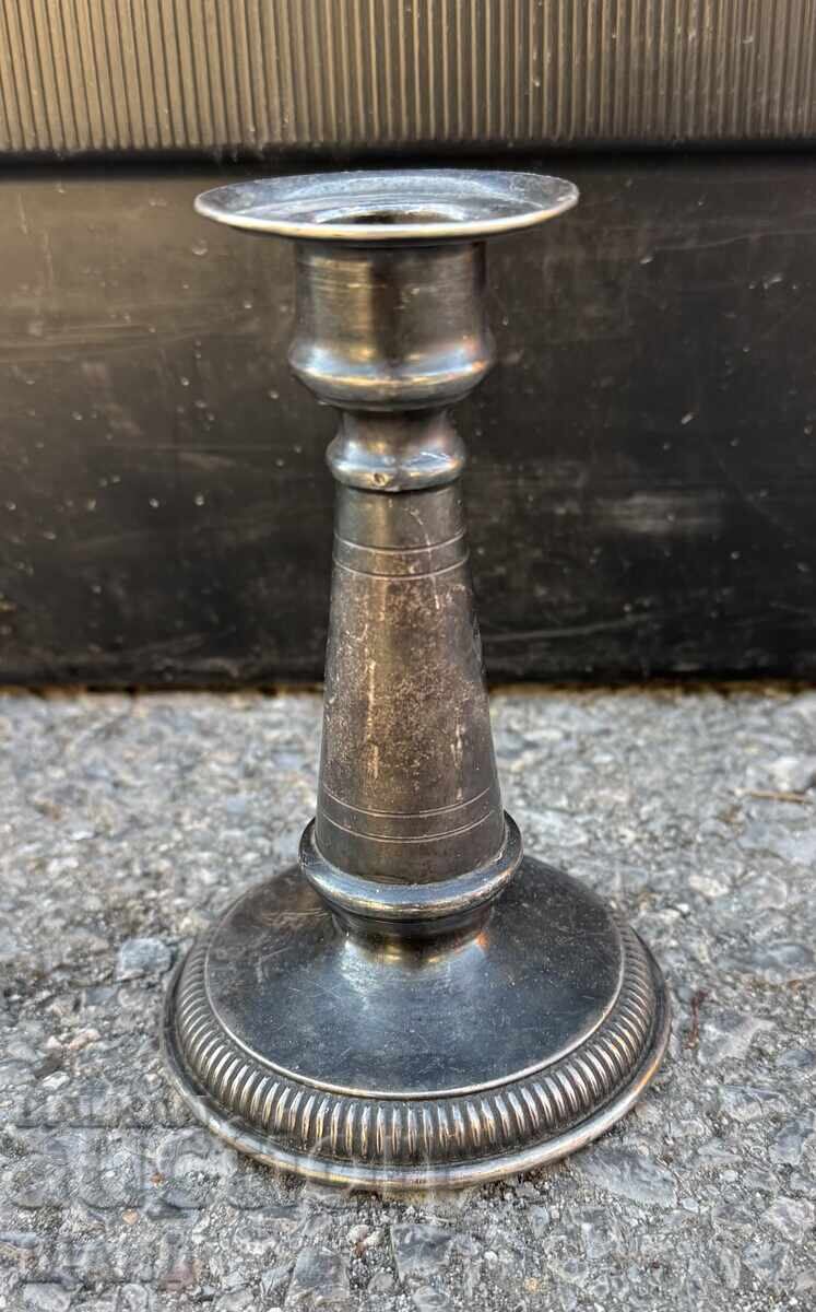 Sfeșnic vechi din metal argintat