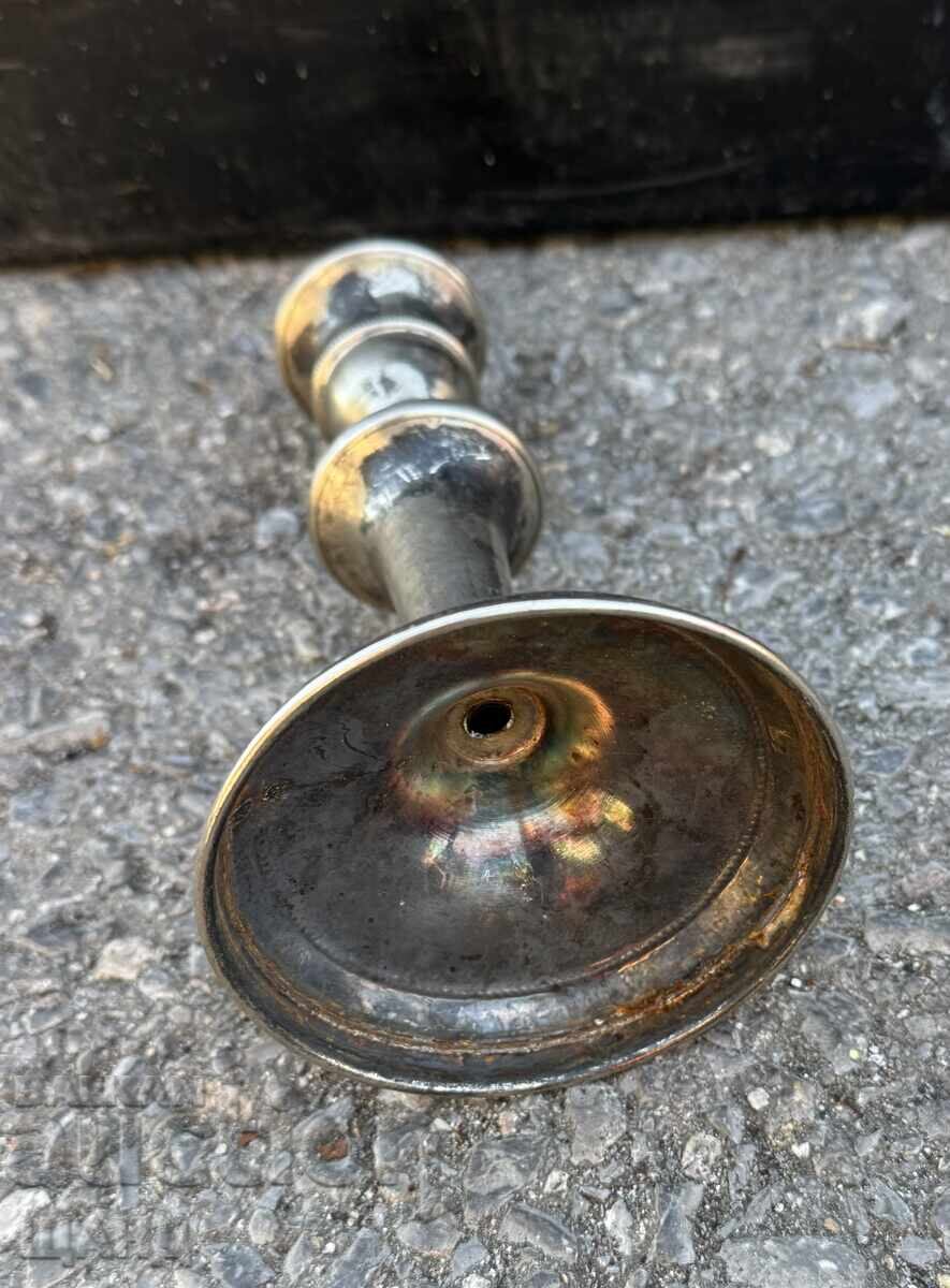 Livrarea Sfeșnic vechi din metal argintat