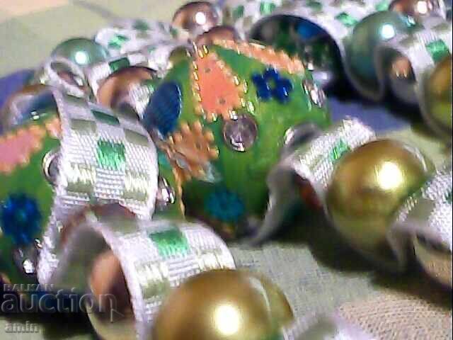 Παράδοση Όμορφο κολιέ με μαργαριτάρια