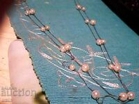 colier perlat frumos