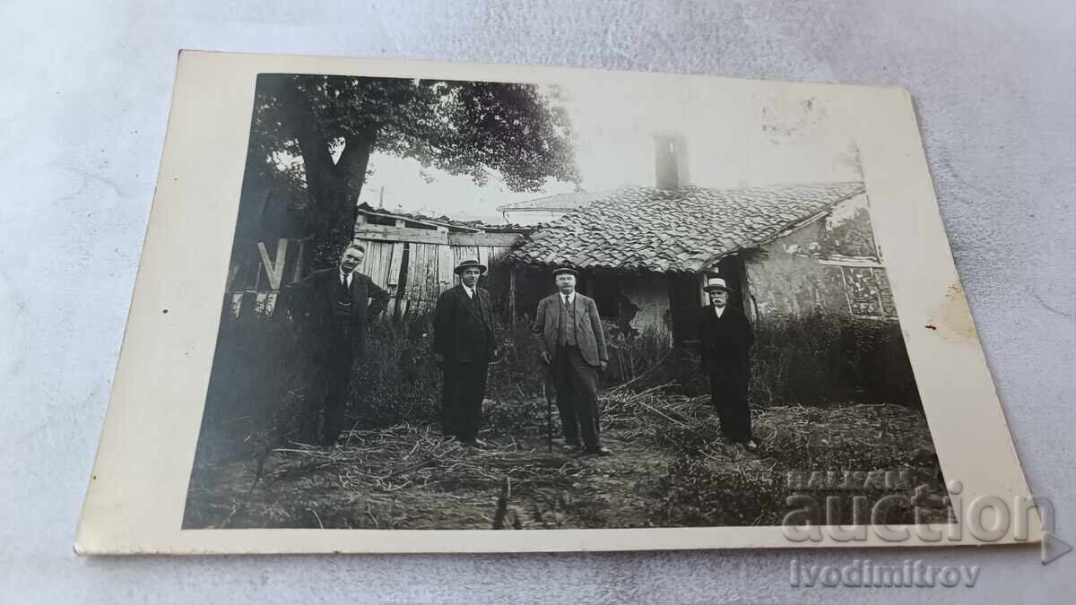 Φωτογραφία Παναγιούριστε Τέσσερις άνδρες 1922