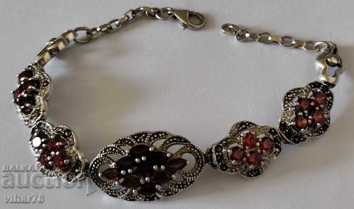 brățară din argint cu granat și marcazite cu preț € 279.99 | 547.61 BGN