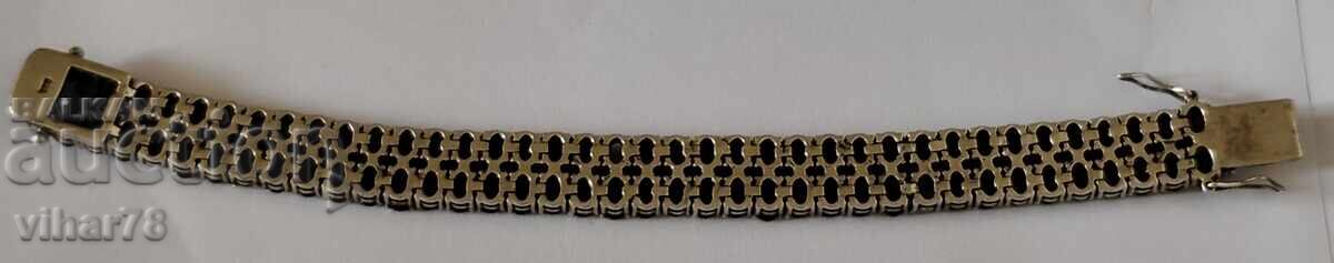 Delivery of silver bracelet with garnet