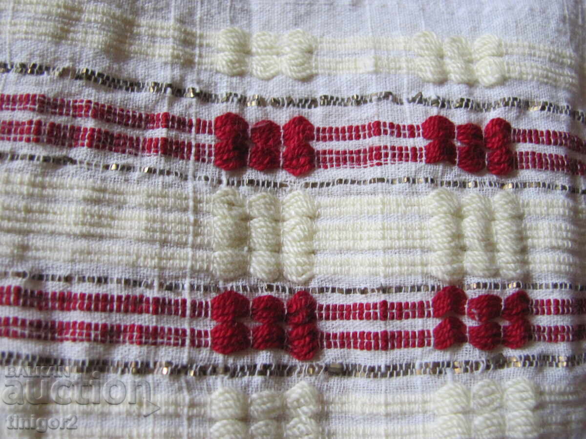 Licitație Prosop din secolul al XIX-lea, chenar, fir metalic (sârmă), dantelă, 95x40 cm Licitație Prosop din secolul al XIX-lea, chenar, fir metalic (sârmă), dantelă, 95x40 cm