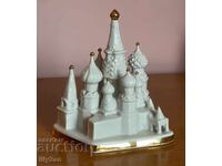 Ефектна скулптура „Катедралата Свети Василий Блажени"