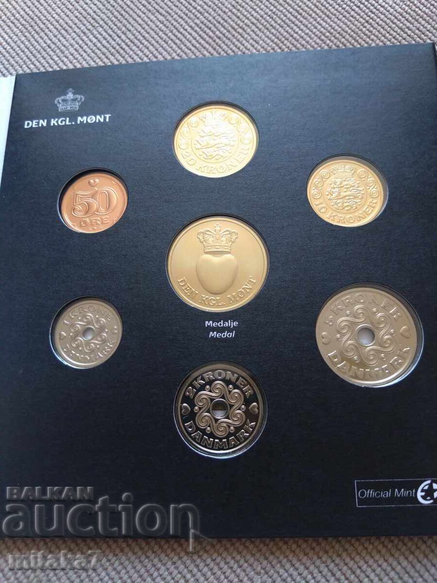 Set de monede 2015, Danemarca cu preț € 17.00 | 33.25 BGN